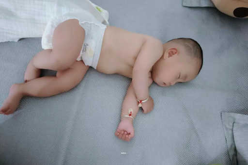 定州宝宝脚心出汗怎么回事